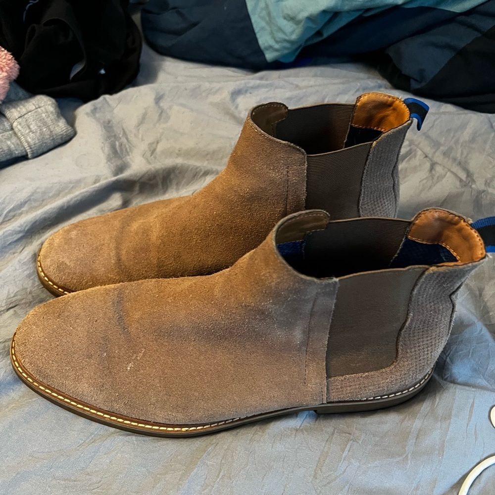 Steve Madden Highilyte Taupe Suede Chelsea Boots